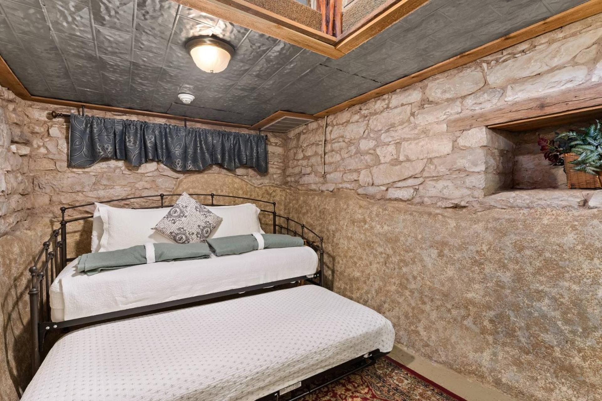 #6 The Root Cellar At Garrison In Gruene Villa New Braunfels Dış mekan fotoğraf